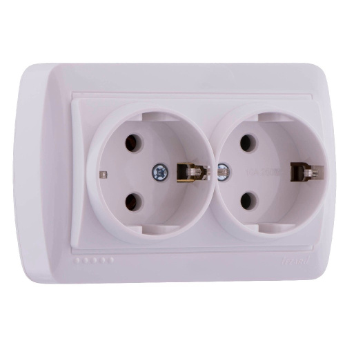 711-0200-127 DEMET Розетка двойная с/з закрытый корпус белый (10шт/120шт) купить за 296 руб. в Новосибирске