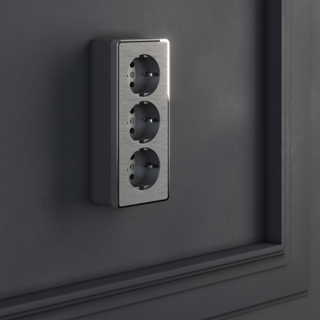 Розетка тройная с заземлением и шторками Gallant (графит рифленый) /WL15-02-05 / W5073104, WERKEL купить за 0 руб. в Новосибирске