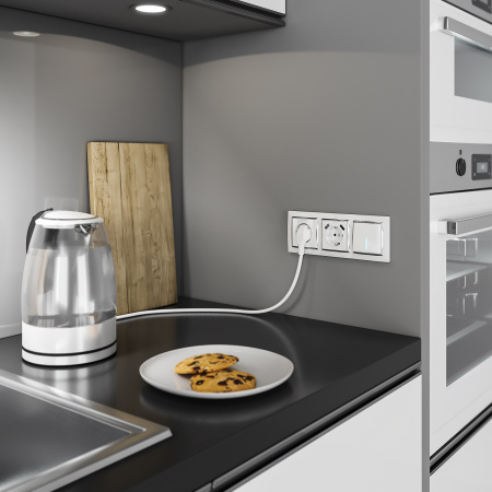 Рамка Snabb на 3 поста (белый/серебро) / WL03-Frame-03-white/silver / W0031901, WERKEL купить за 820 руб. в Новосибирске