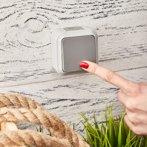 Выключатель одноклавишный влагозащищенный открытой установки IP54 6 А REXANT купить за 292 руб. в Новосибирске