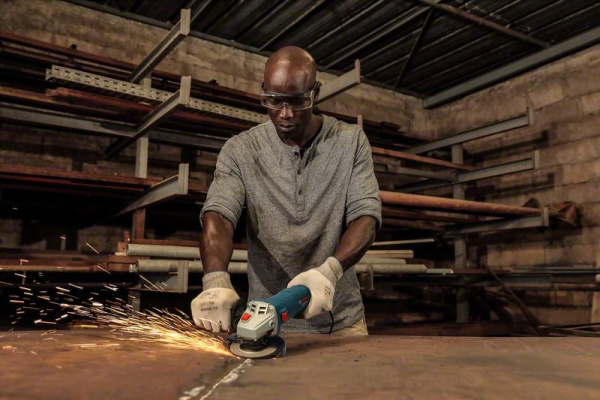 Углошлифовальная УШМ ( болгарка ) Bosch GWS 700 Professional, 710 Вт, 12000 об/мин, д.диска - 125 мм, 5334516 купить за 0 руб. в Новосибирске