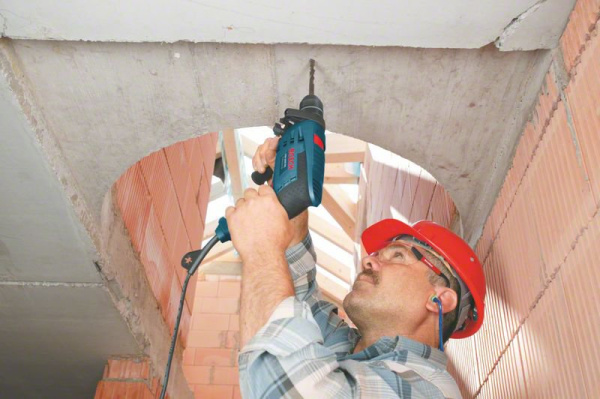 Дрель ударная Bosch GSB 1600 RE Professional, 701 Вт, 26270 уд/мин, 3000 об/мин, реверс, 1.9 кг, 1017201 купить за 0 руб. в Новосибирске