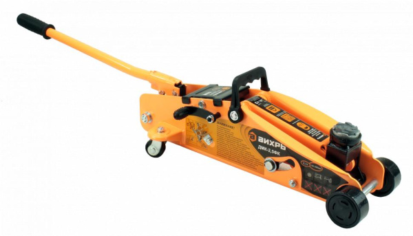 Домкрат гидравлический подкатной ДМК-2,5ФК (2,5 т, 140-390 мм, с фиксатором, в кейсе) Вихрь, 73/5/4/4 купить за 6 565 руб. в Новосибирске