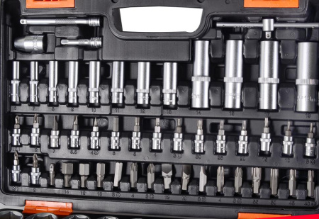 Набор инструментов, 1/2" , 1/4" , CrV, в кейсе 94 предм Вихрь, 73/6/7/5 купить за 7&nbsp;906 руб. в Новосибирске