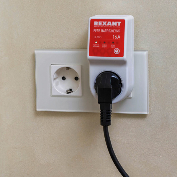 Реле напряжения «вилка-розетка» 16А REXANT (Защита техники) купить за 841 руб. в Новосибирске