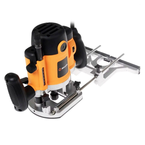 Фрезерная машина ФМ-1900 Вихрь, 72/13/2 купить за 7 703 руб. в Новосибирске